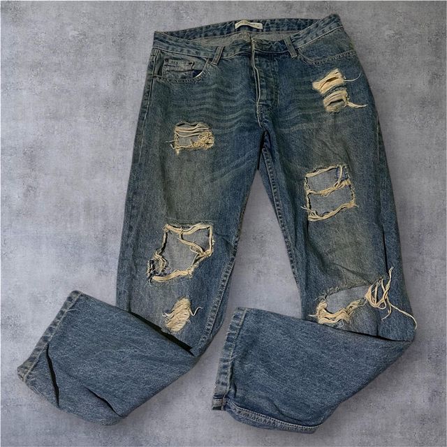 Pantalón vaquero rotos