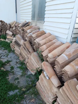 Tejas árabes antiguas de barro