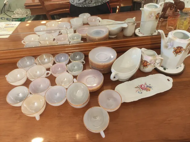 Vajilla Vintage Pastel Nácar Filo Dorado