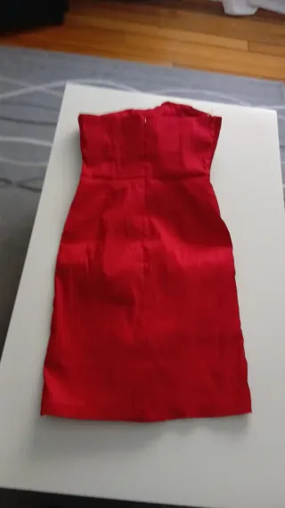Vestido rojo palabra de honor como nuevo