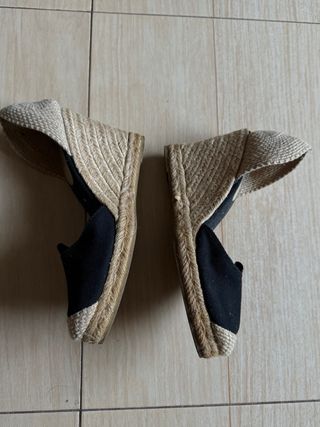 Alpargatas negras y beige talla 36