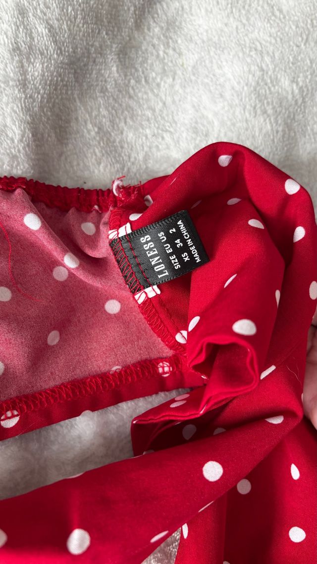 Top rojo lunares blanco