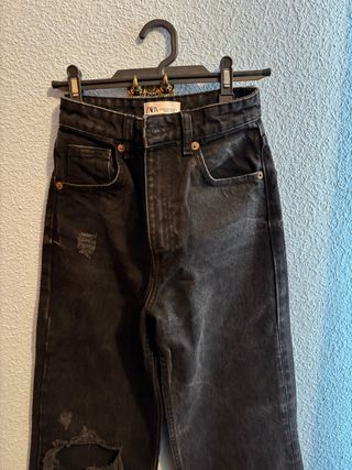 Pantalón vaquero Zara negro