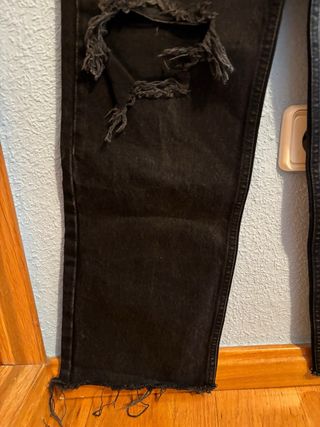 Pantalón vaquero Zara negro