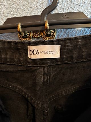 Pantalón vaquero Zara negro
