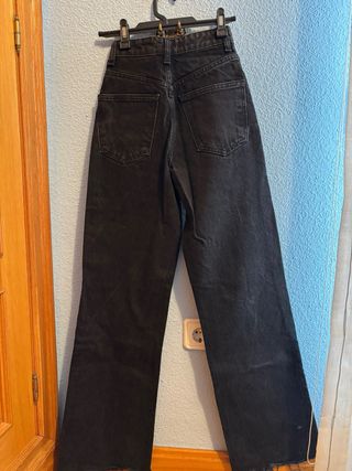 Pantalón vaquero Zara negro
