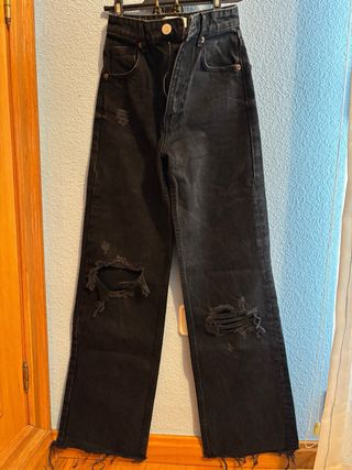Pantalón vaquero Zara negro