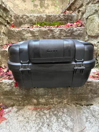 Conjunto Baúl y Maletas Givi Trekker