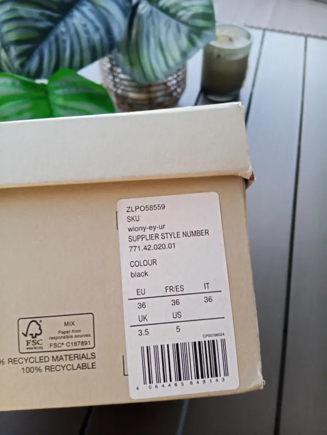 Stivaletti neri Even Odd