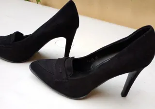 Zapatos de tacón negros ante