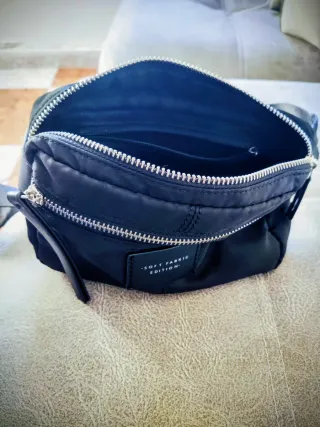 Riñonera negra +bolso de malla negro