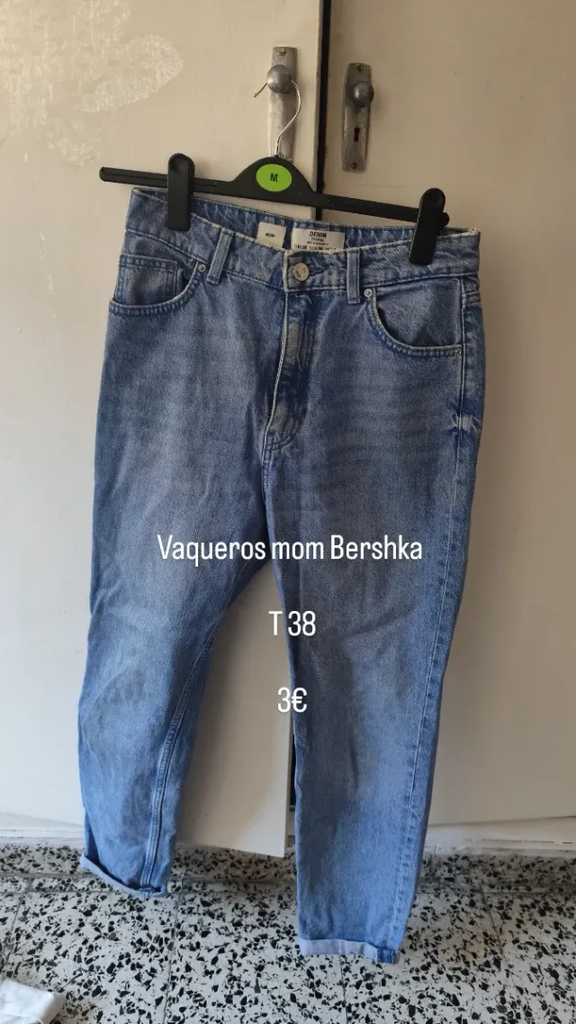 Vaqueros mom Bershka T38