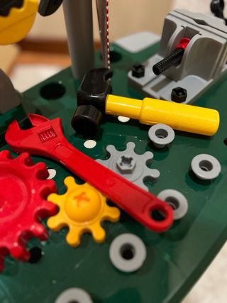 Bancada de ferramentas para criança com acessórios