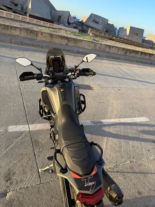 Tenere 700 10,200 con extras y sin 8500