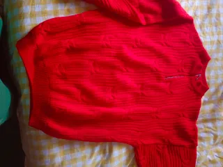 Jersey rojo vintage con cremallera