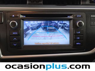 Toyota Auris Hybrid Active 100 kW (136 CV)