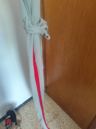 Mono gris deportivo - Rojo