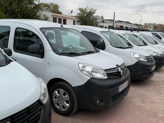 Furgoneta de plazas para pasajeros