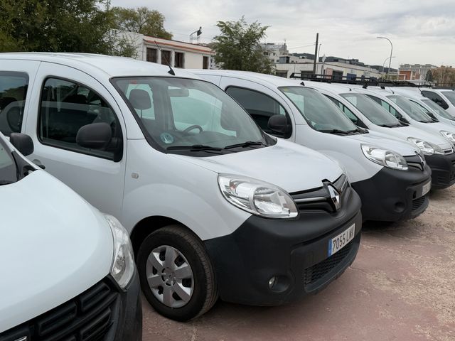 Furgoneta de plazas para pasajeros