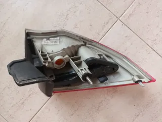 Piloto Trasero Derecho Renault Laguna III. Valeo.