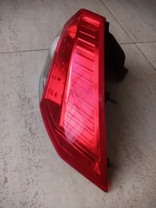 Piloto Trasero Derecho Renault Laguna III. Valeo.