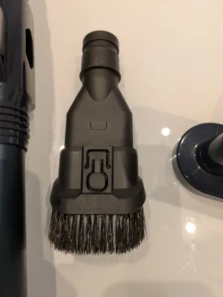 Aspiradora escoba y accesorios