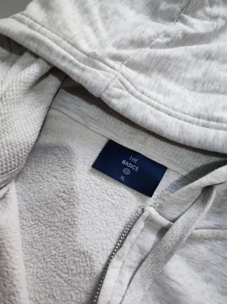 Sudadera con capucha gris