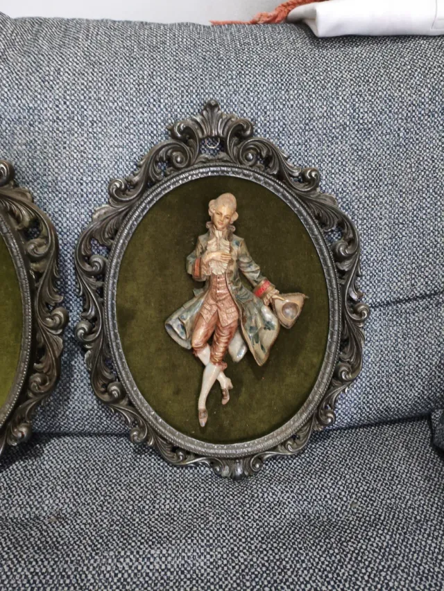 Decoración de pared ovalada con figura