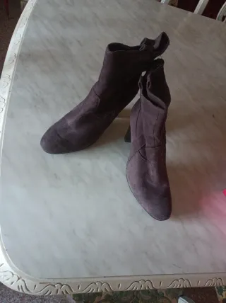 Botines de tacón alto de piel