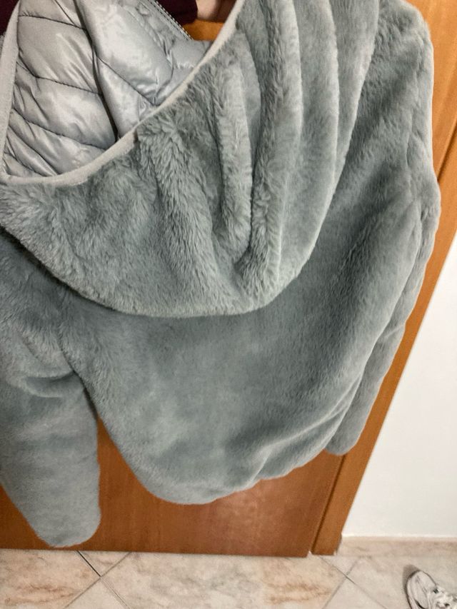 Cappotto grigio reversibile con cappuccio