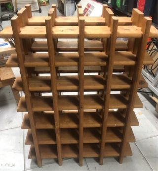 Botellero de madera color nogal