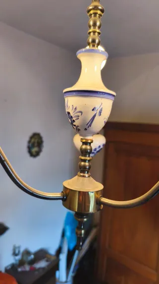 Lampadario in ceramica e metallo