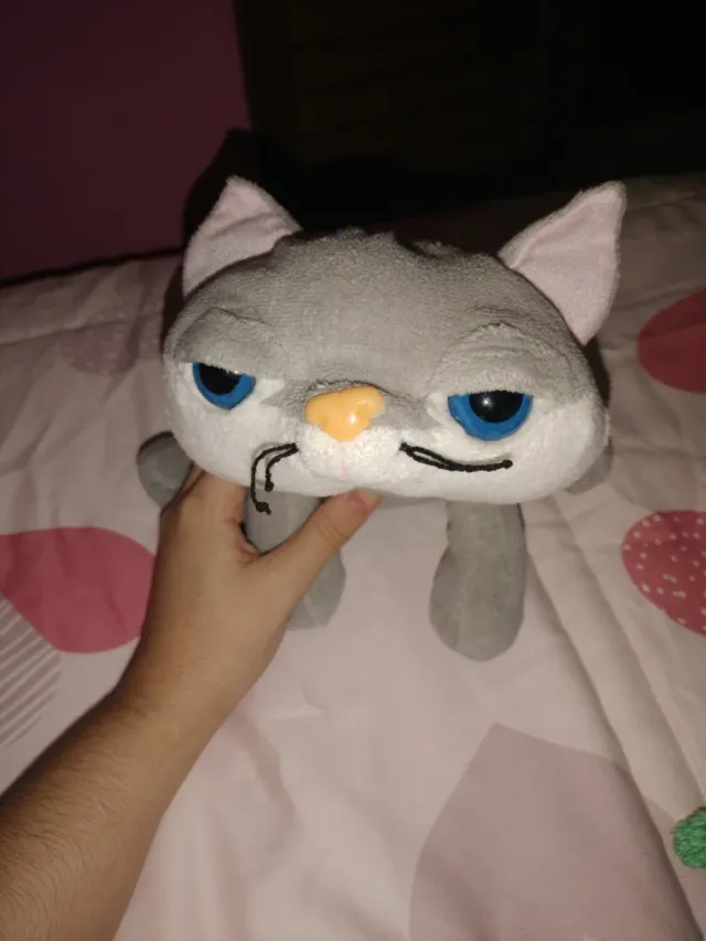 Peluche gato gris