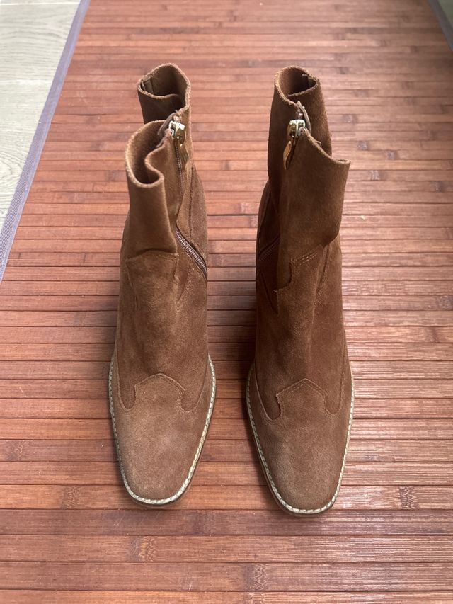 Botines cowboy de piel de ante