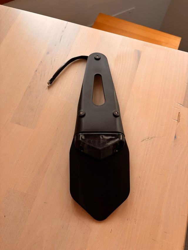 Portamatriculas moto con luz LED