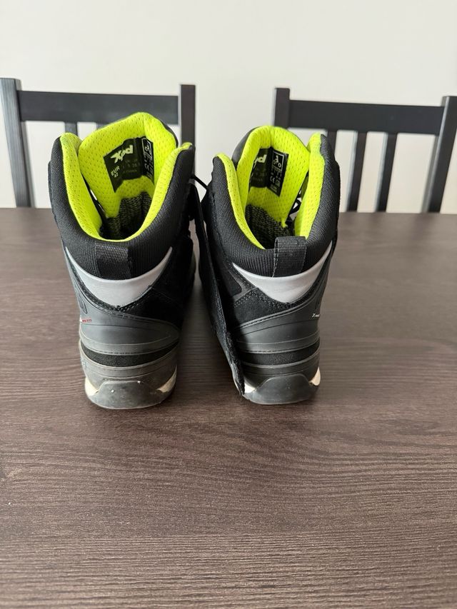 Botas de Moto Negras con Detalles Flúor