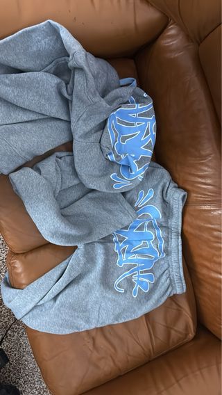 Conjunto chándal gris y azul