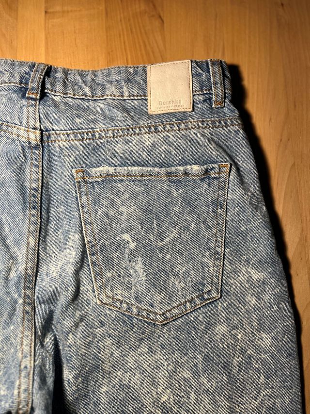 Vaqueros efecto lavado vintage estilo años 90