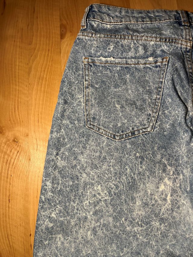 Vaqueros efecto lavado vintage estilo años 90