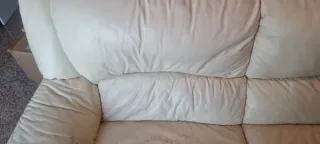 Sofá de piel beige/blanco,