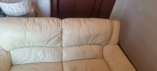 Sofá de piel beige/blanco,