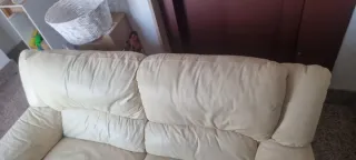 Sofá de piel beige/blanco,