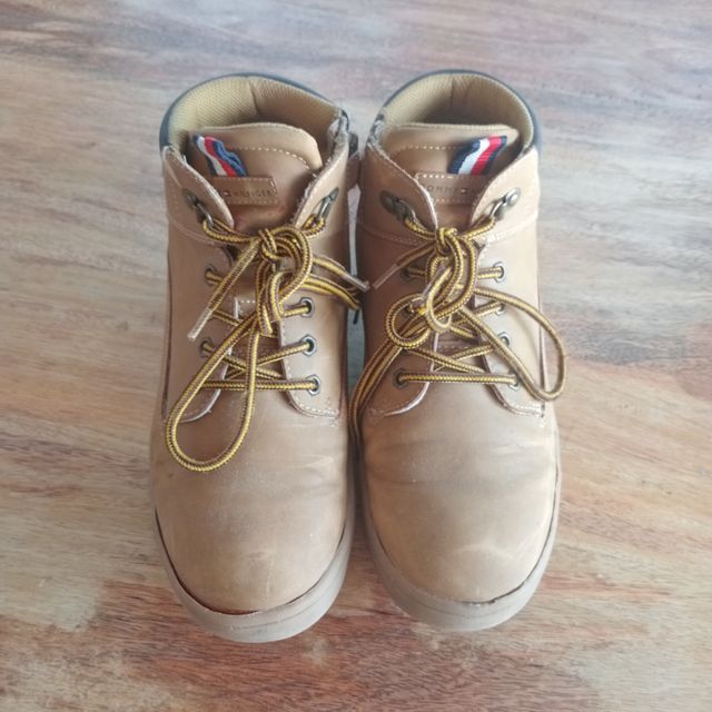 Botas niño marrones. Tommy Hilfiger. N. 38