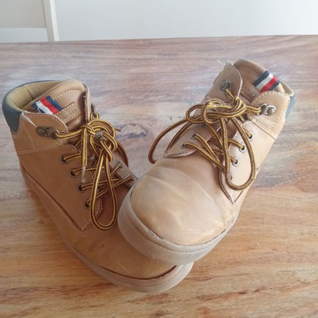 Botas niño marrones. Tommy Hilfiger. N. 38