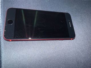 iPhone SE 2da Gen 64GB Rojo + 5 fundas
