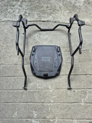 Soporte Maletas Givi + Base Benelli TRK502