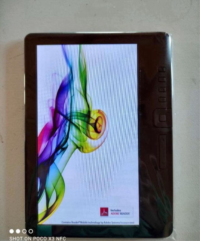 E-Book NUEVO + funda, auriculares 4GB