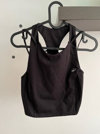 Top deportivo Domino negro