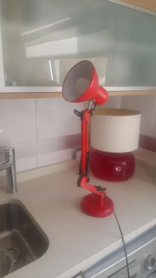 Lámpara de estudio roja