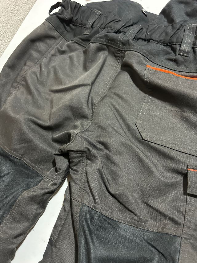 Pantalón de trabajo STIHL naranja y gris